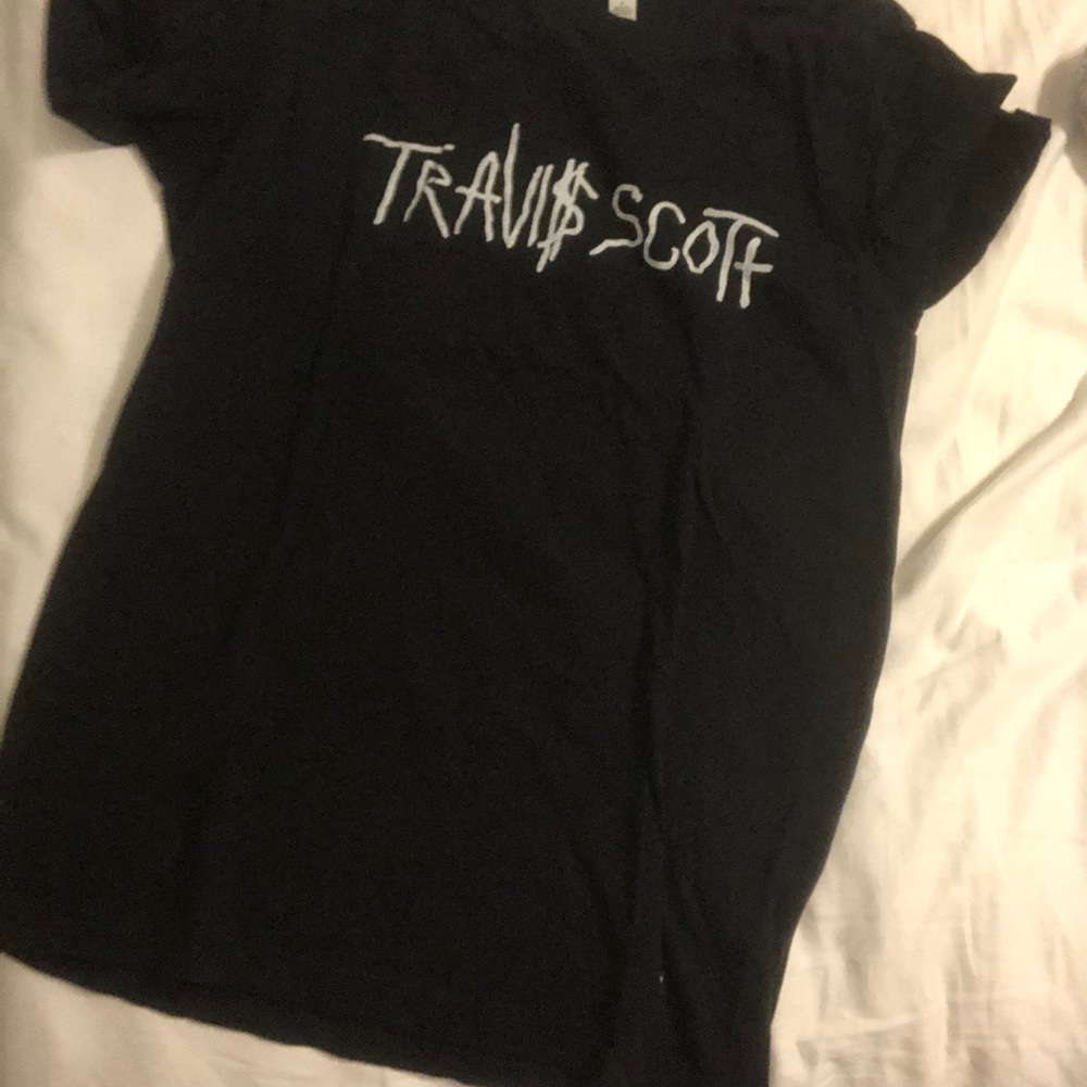 Tee shirt
